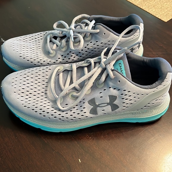 Under armour women’s 8.5 charged impulse tennis shoes - Picture 2 of 3